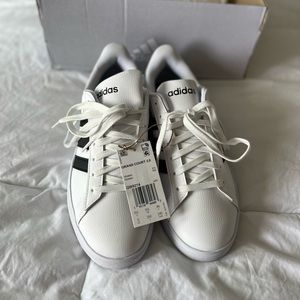 New, Never worn, Adidas ‘Cloudfoam Comfort’ sneakers
